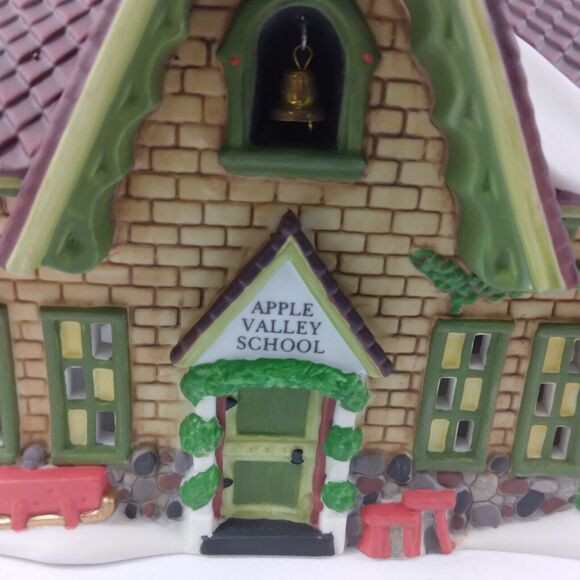 Dept 56 Apple Valley School New England Village #56172 1996-2008 - Picture 7 of 15